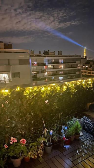 Nice Loft With Romantic View Over The Eiffel Tower Paris Exterior photo