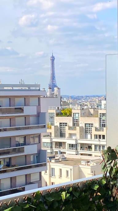 Nice Loft With Romantic View Over The Eiffel Tower Paris Exterior photo